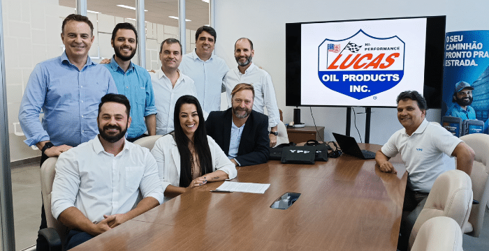 Lucas Oil y VT Batteries firman un acuerdo estratégico para la distribución de lubricantes en Sudamérica